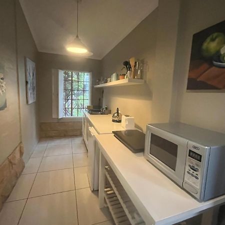 By The Way Guesthouse Clarens Esterno foto